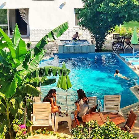 Parla Apart Hotel Чесме Екстериор снимка