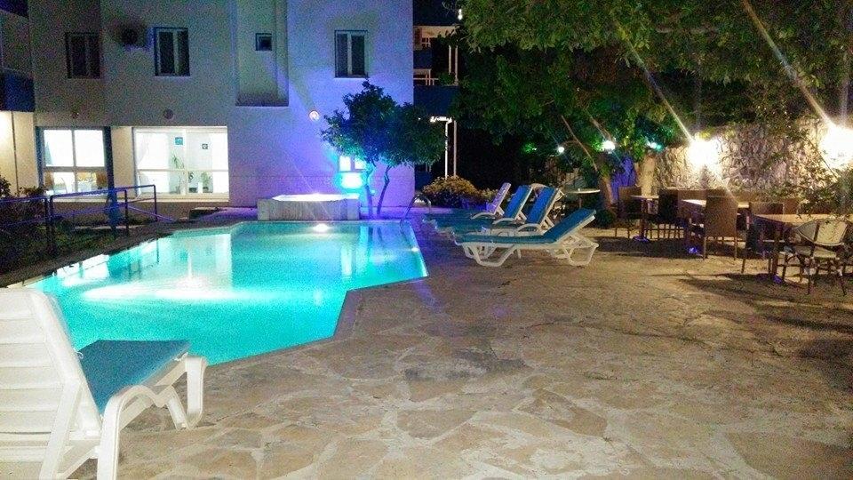 Parla Apart Hotel Чесме Екстериор снимка