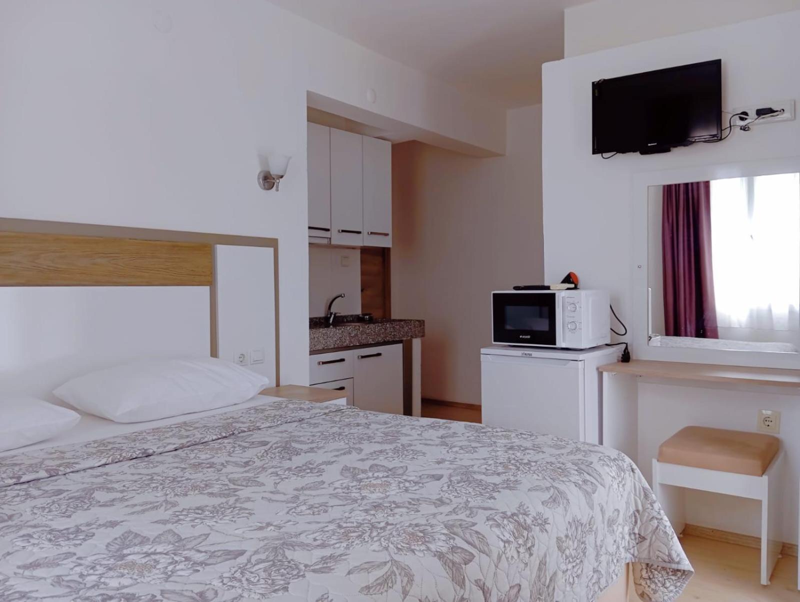 Parla Apart Hotel Чесме Екстериор снимка