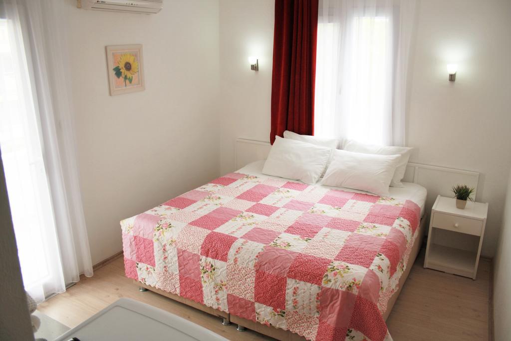 Parla Apart Hotel Чесме Екстериор снимка