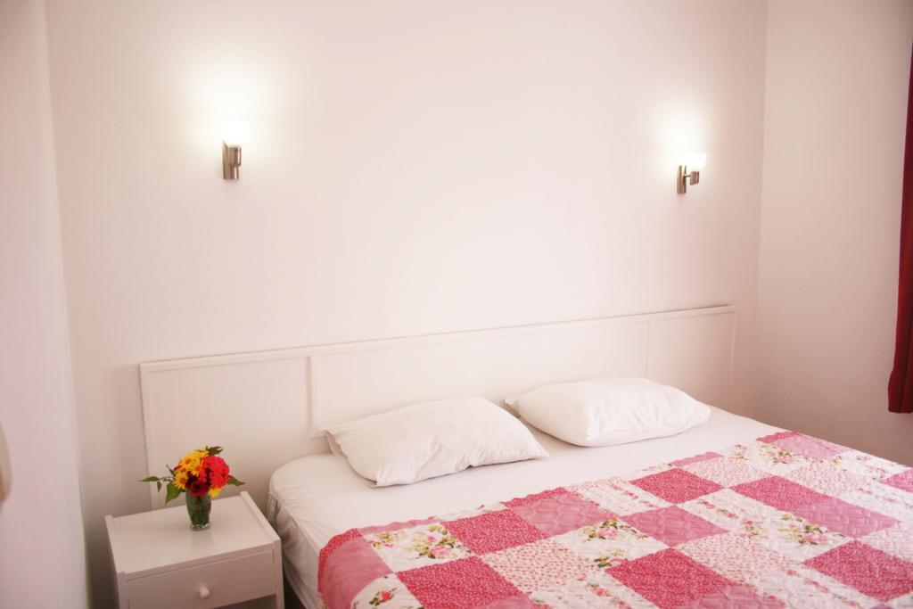 Parla Apart Hotel Чесме Екстериор снимка