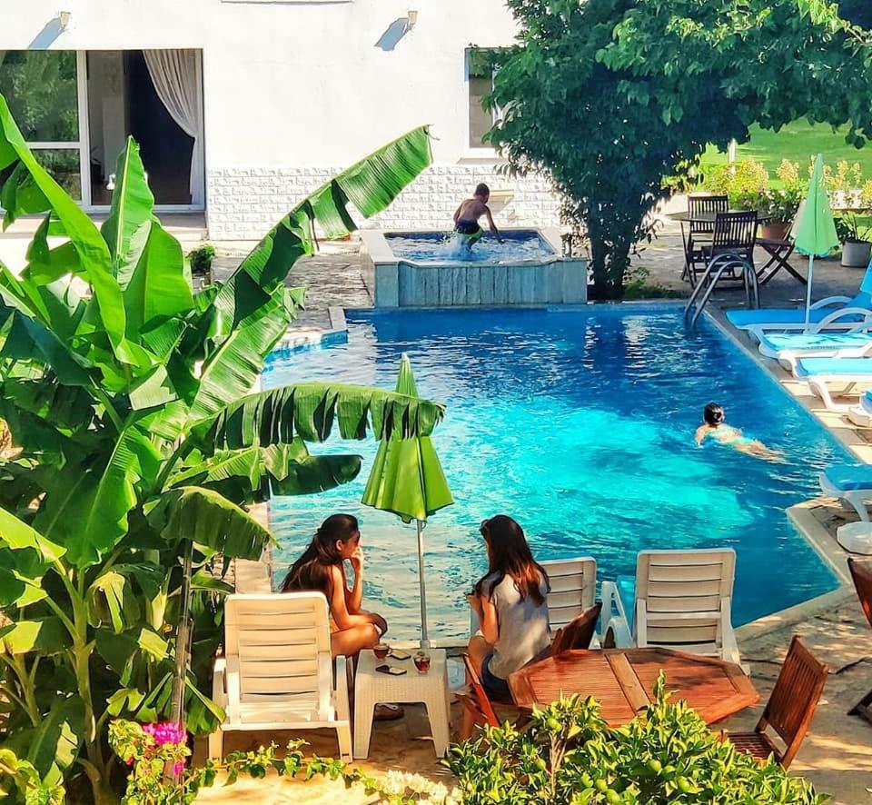 Parla Apart Hotel Чесме Екстериор снимка