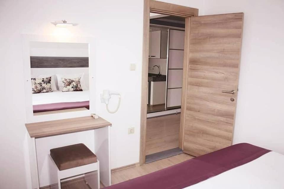 Parla Apart Hotel Чесме Екстериор снимка